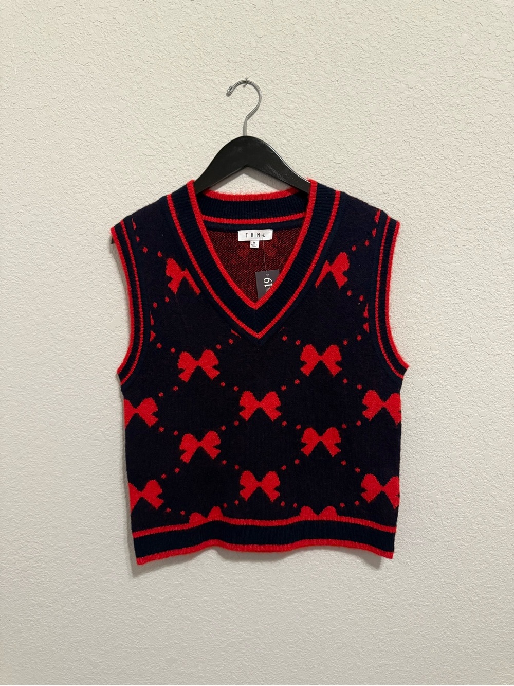 NWT THML Navy Red Bow V Neck Sweater Vest Size Medium